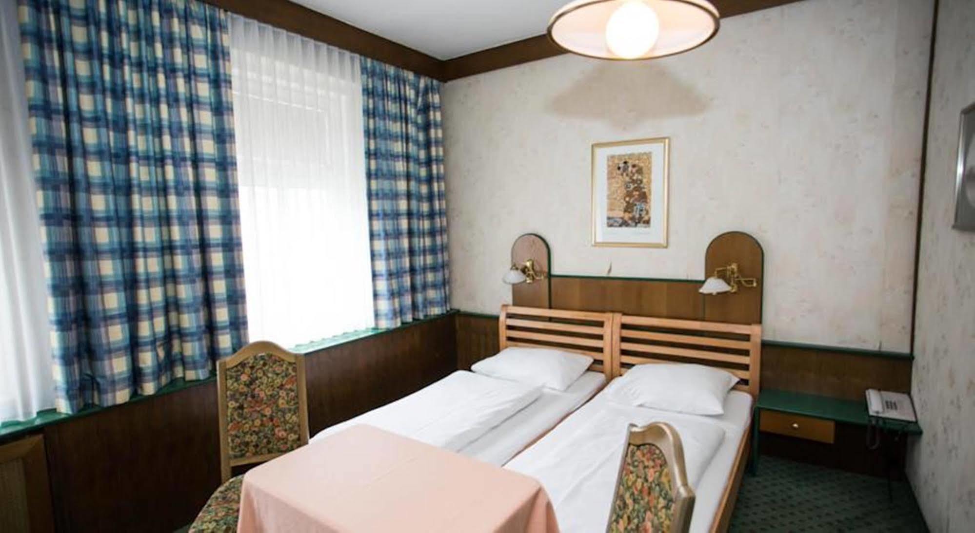 Hadrigan Hotel 3*